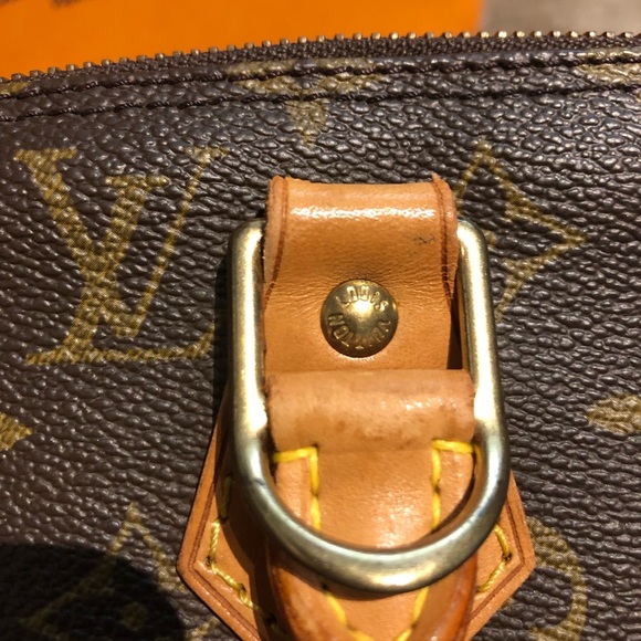 Authentic Louis Vuitton Alma PM INCLUDES lock & matching key 🔑 - Picture 5 of 16